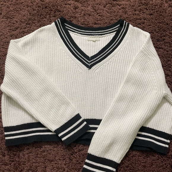 Pacsun crpped black and white sweater - Picture 1 of 3